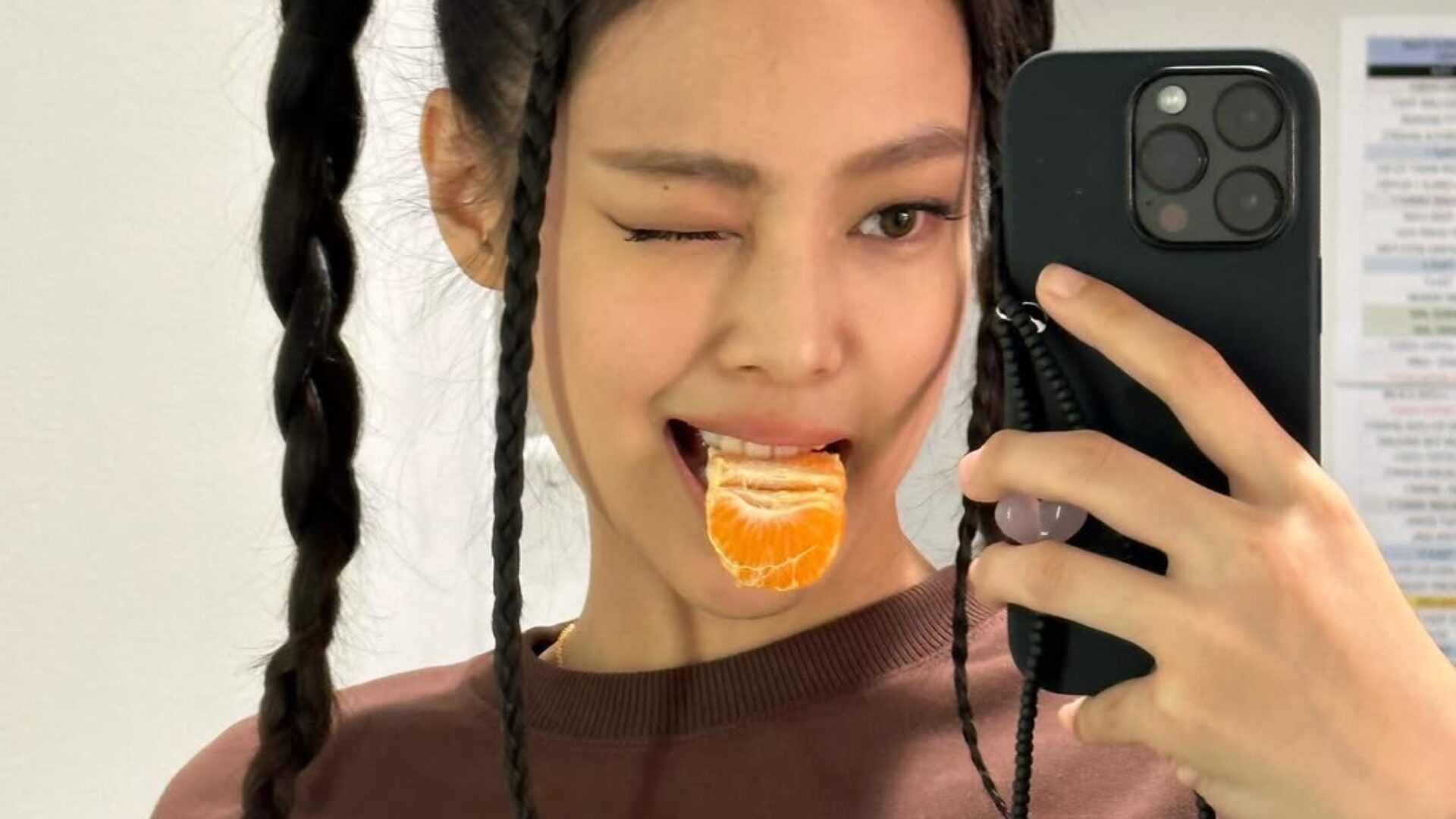 볼빨간 윤진 이미지