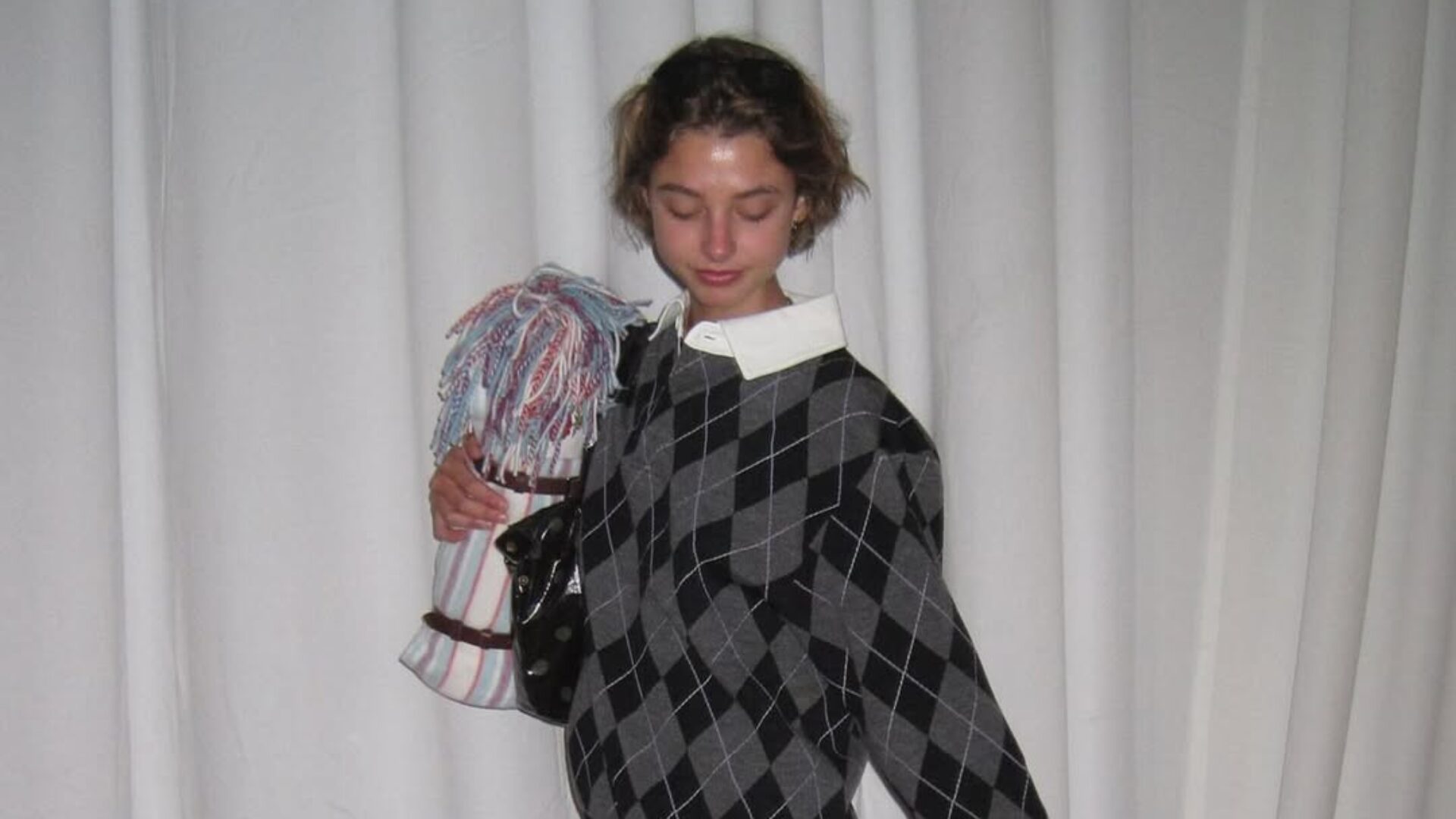 연말 무드를 만끽할 아이템을 하나만 고른다면요? - 뉴스 썸네일 이미지